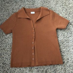 super cute button up collard t-shirt